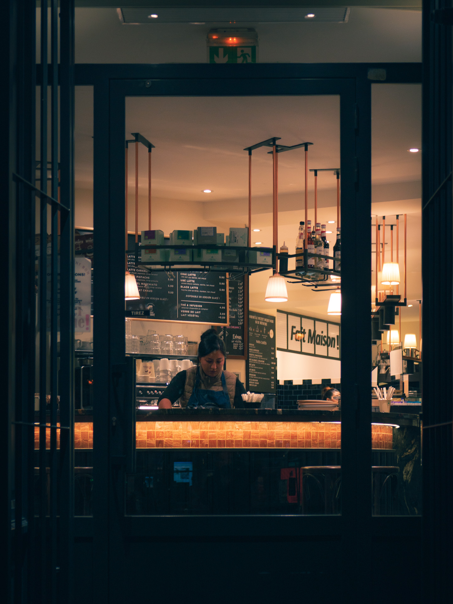 _1890422